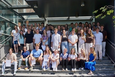 Abiturientinnen und Abiturienten 2024/25