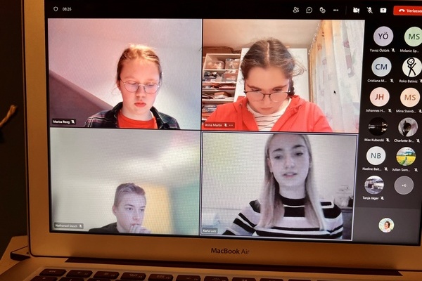 Finale des Schulwettbewerbs Jugend debattiert Finale des Schulwettbewerbs Jugend debattiert